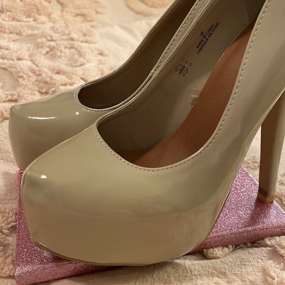 Sexy Beige heels - Picture 5 of 9